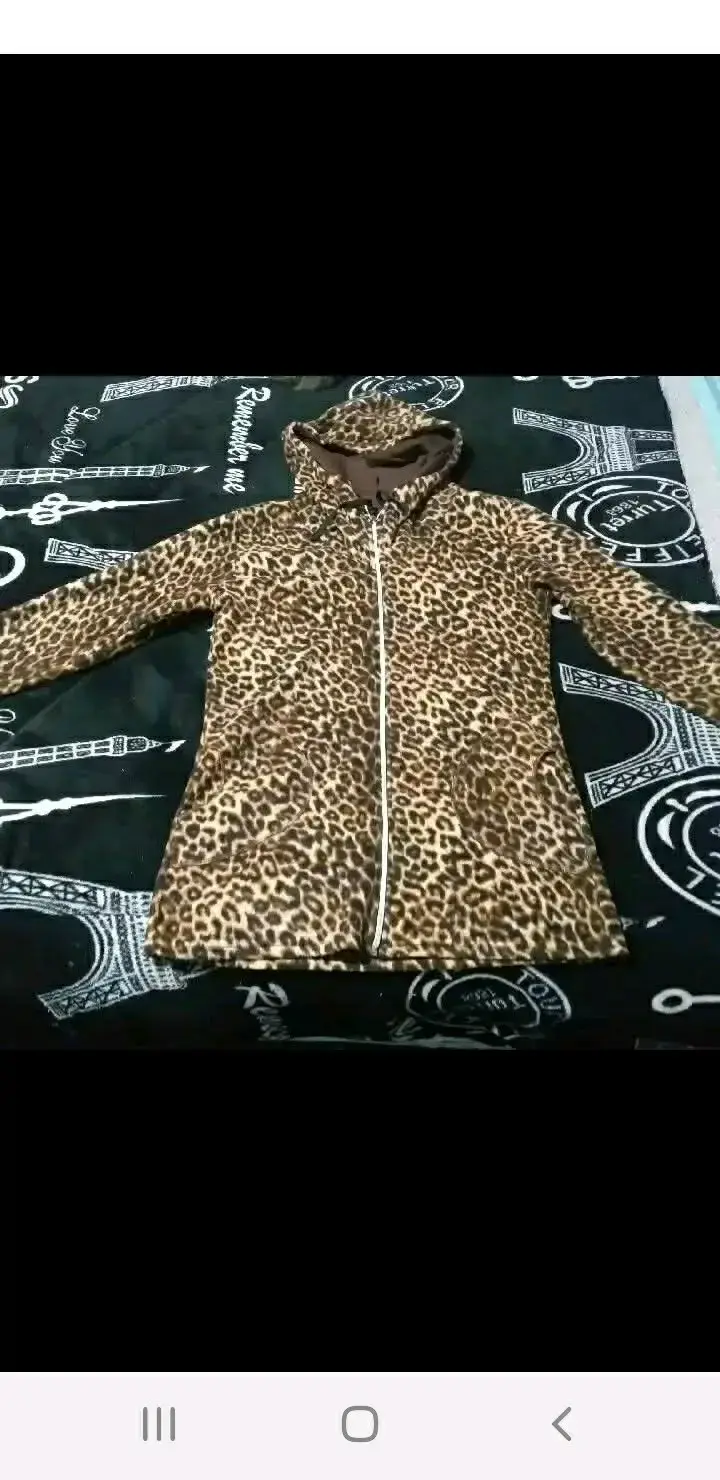 Chaqueta con estampado de leopardo