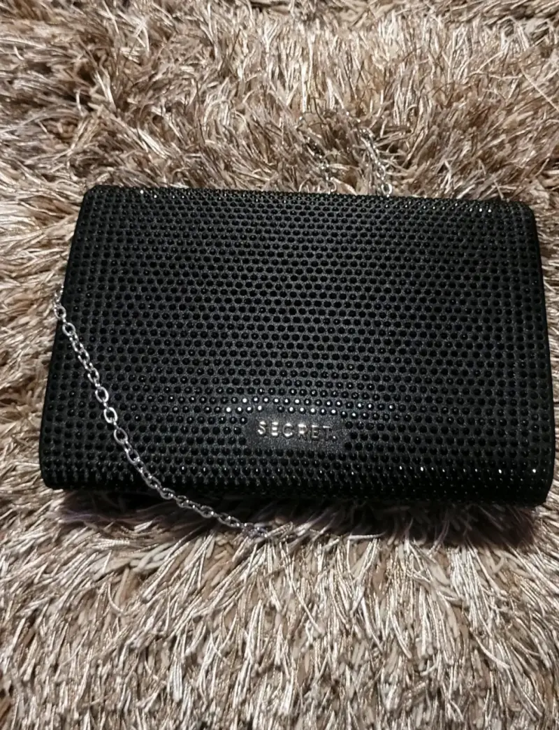 Cartera negra con brillantes - 1