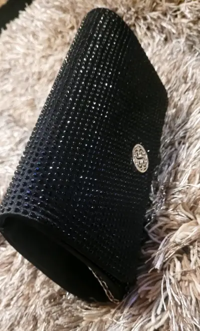 Cartera negra con brillantes - miniatura 2
