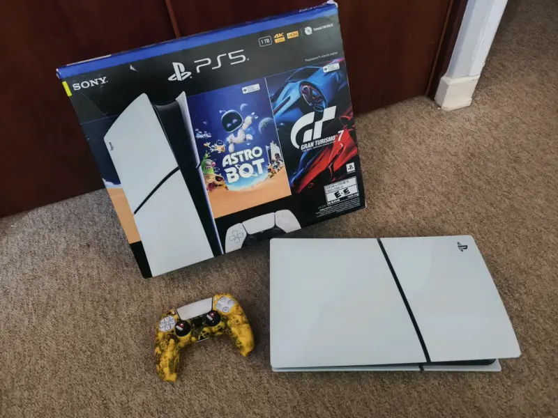 Consola PS5 con control y caja - 1