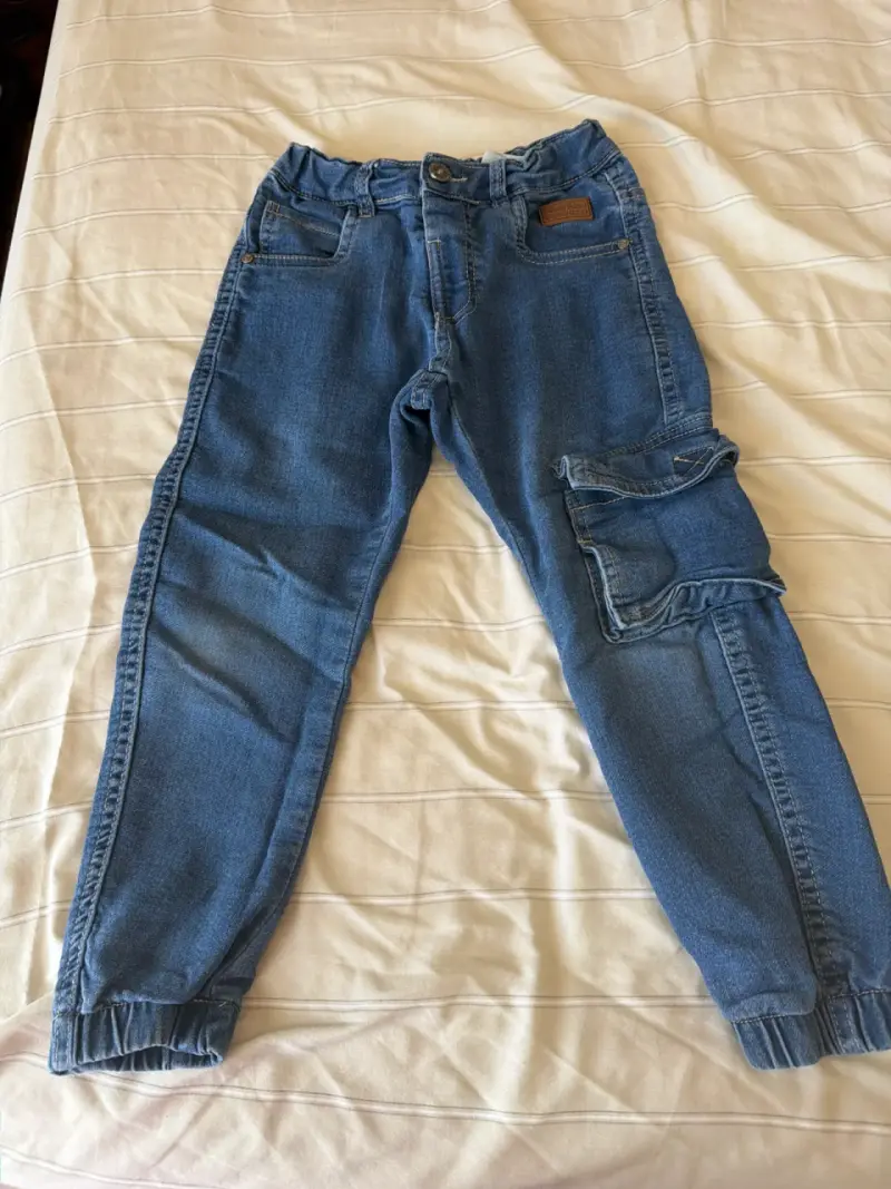 Jeans cargo azules para niños