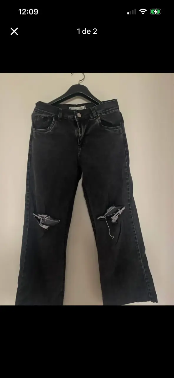 Jeans negros con roturas