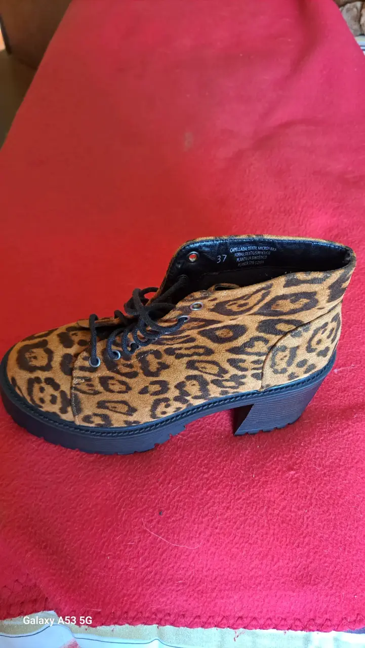 Botines animal print con plataforma - 2