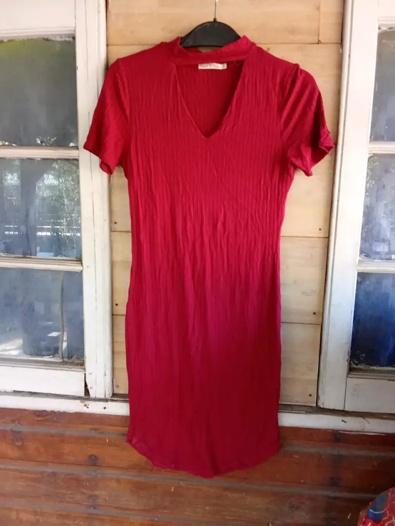 Vestido rojo de mujer