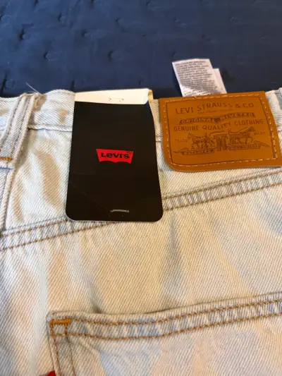 Falda de mezclilla con etiqueta levis - miniatura 3