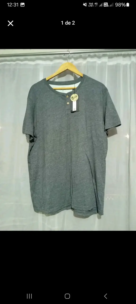 Polera gris con botones - 1