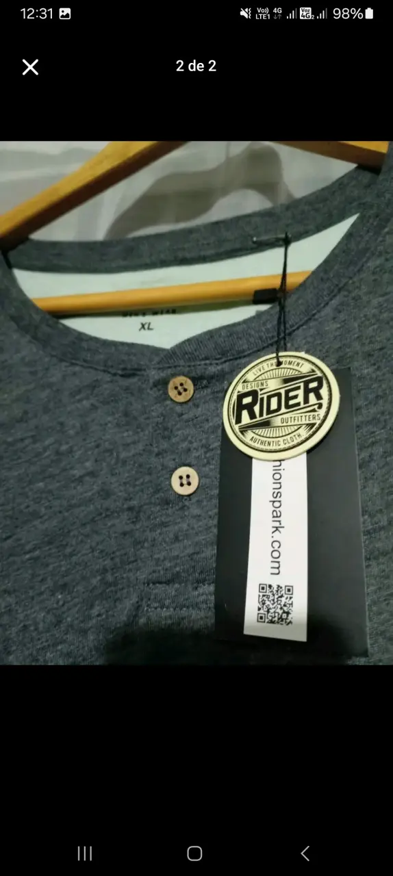 Polera gris con botones - 2