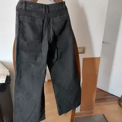 Pantalones anchos negros - miniatura 2