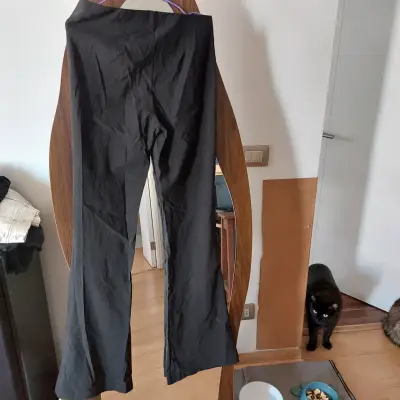 Pantalones negros con tachas - miniatura 2