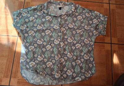 Blusa vintage floral manga corta - miniatura 1