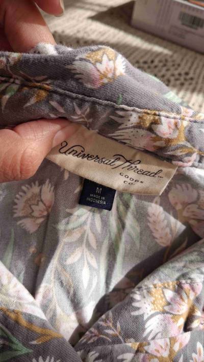 Blusa vintage floral manga corta - miniatura 2