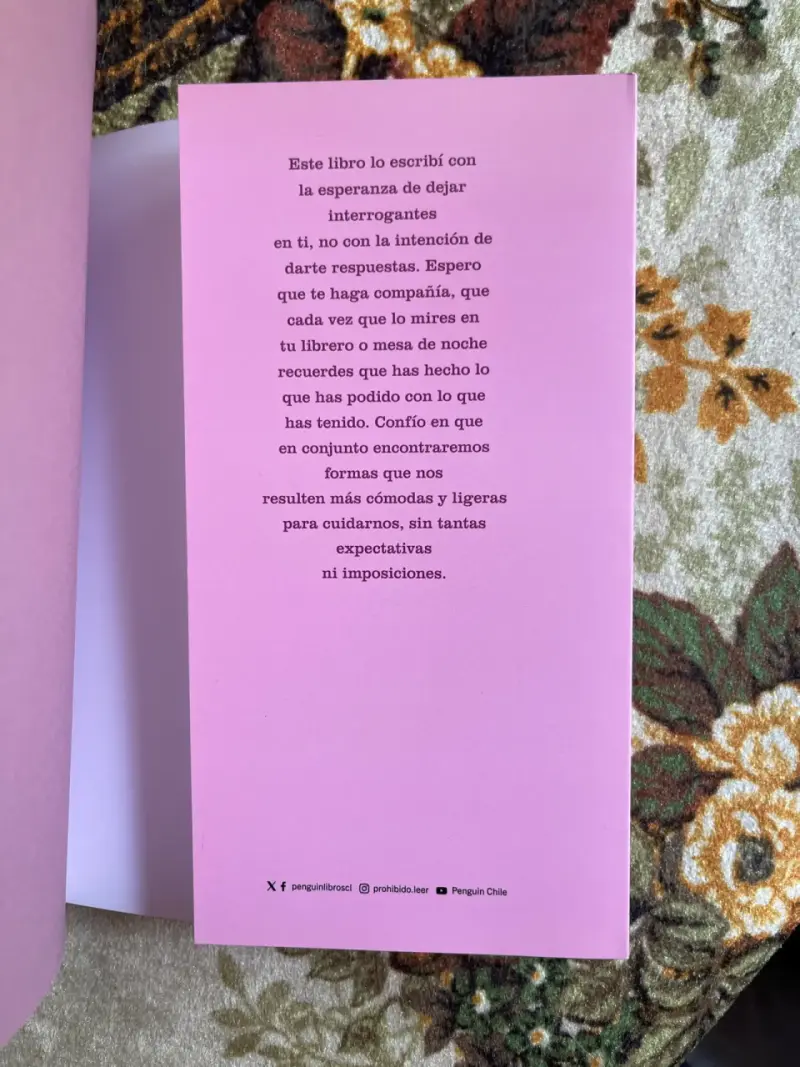 Libro 'Juntas' de Ignacia Oteíza - 3