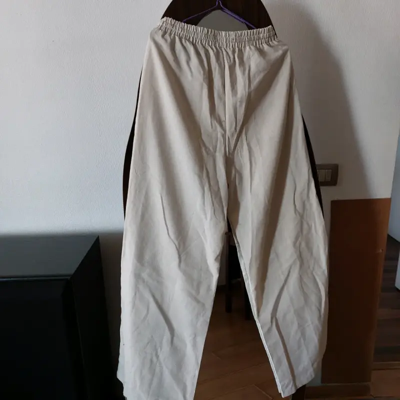 Blusa beige sin mangas - 4