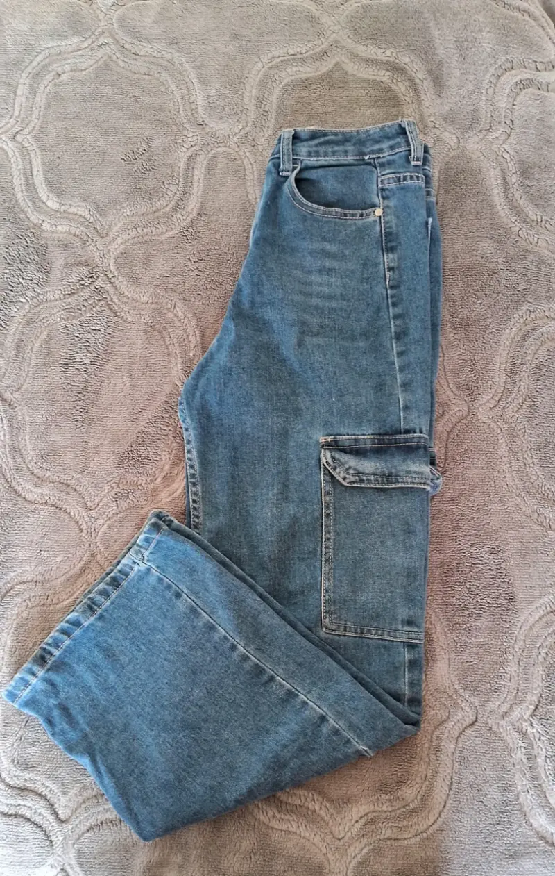 Jeans cargo azul denim. - 3