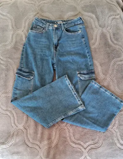 Jeans cargo azul denim. - miniatura 4