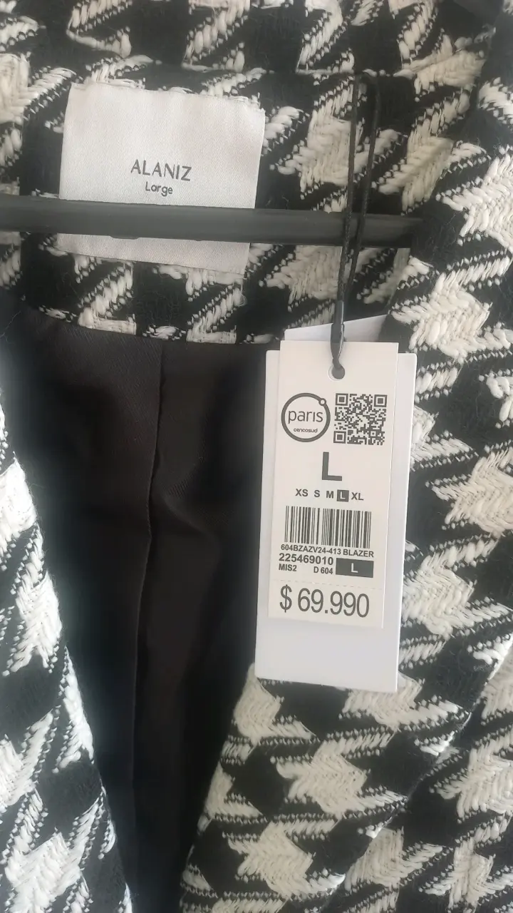 Blazer tweed blanco y negro.Alaniz,Talla L - 2