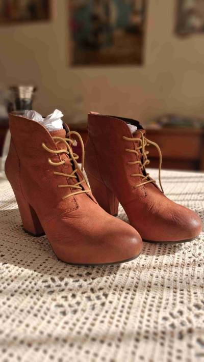 Botines ALDO de cuero marrón NUEVO - miniatura 1