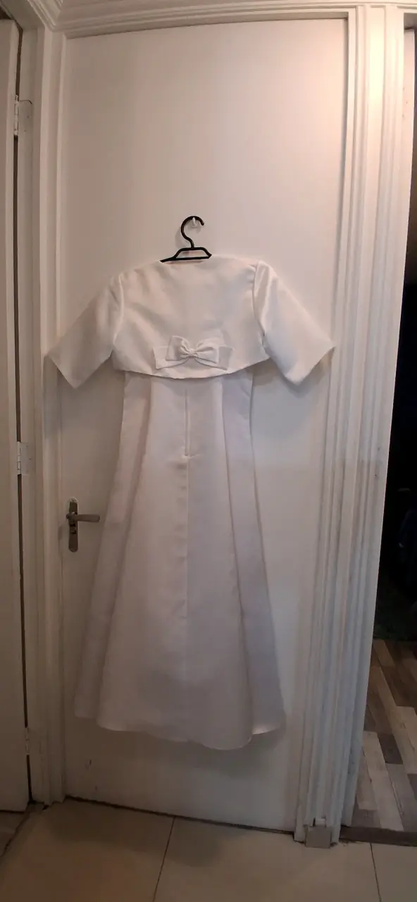 Vestido blanco con bordado floral - 2