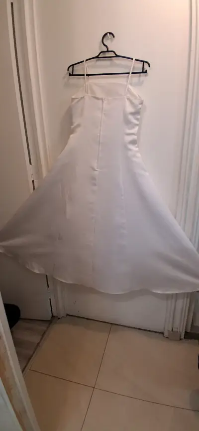 Vestido blanco con bordado floral - miniatura 4