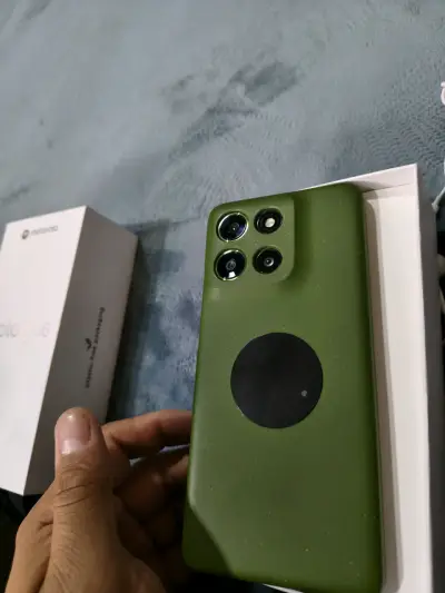Celular Motorola verde nuevo - miniatura 1