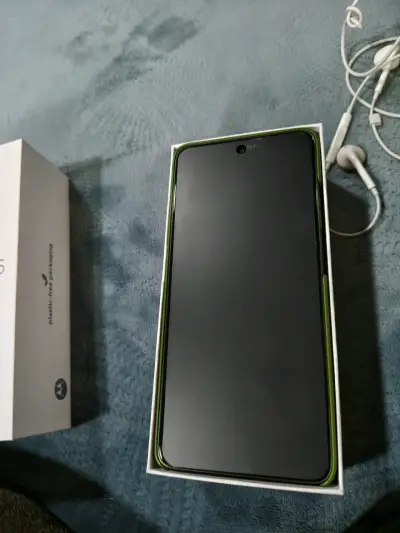 Celular Motorola verde nuevo - miniatura 2