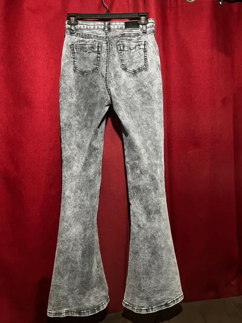 Jeans acampanados gris Itennie - 2
