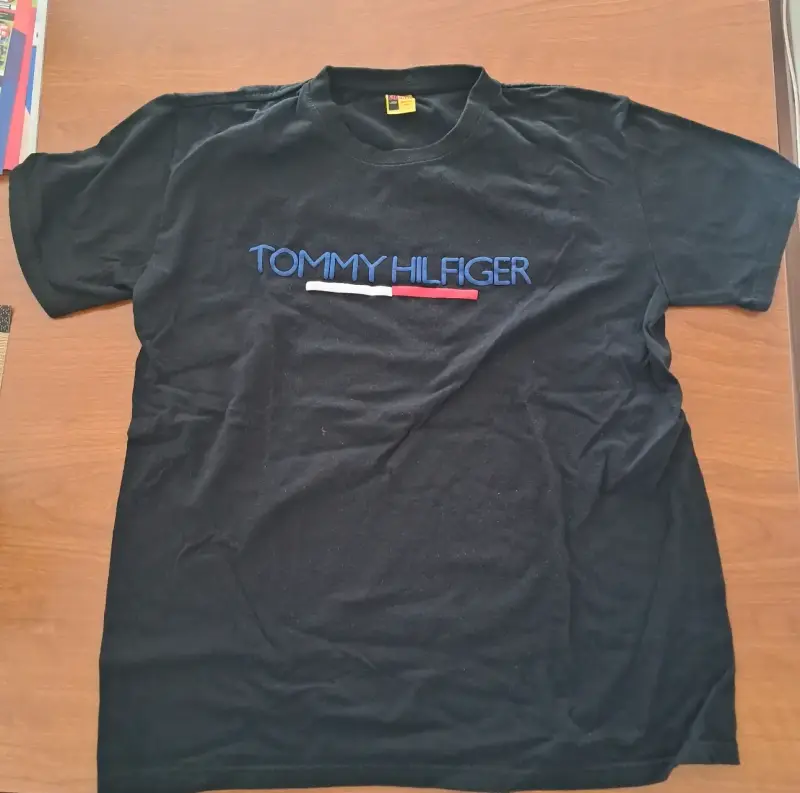 Polera negra