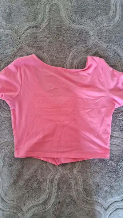 Polera rosada cuello V - miniatura 2