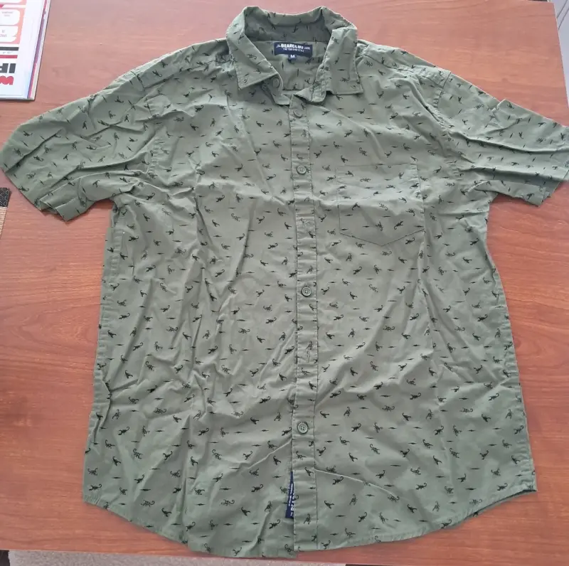 Camisa verde estampada de hombre