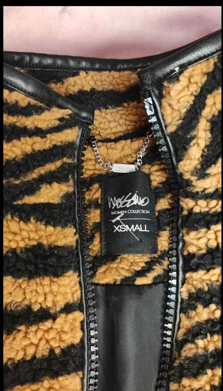 Chaqueta Mossimo de peluche con estampado de tigre - 2