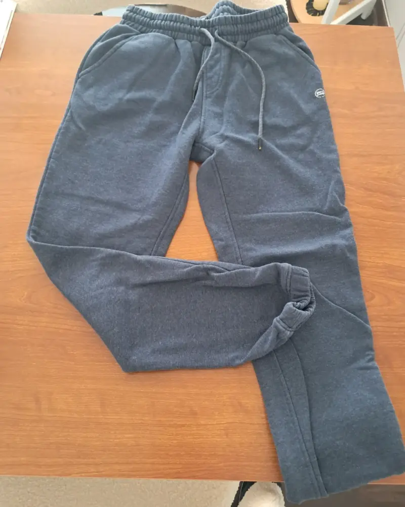Pantalones deportivos gris