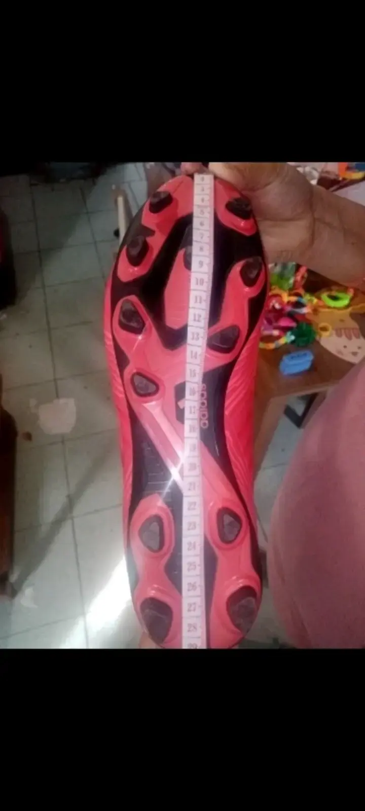 Botines de fútbol rojos con toperoles - 3