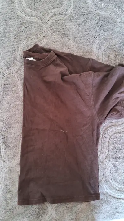 Polera marrón básica - miniatura 3