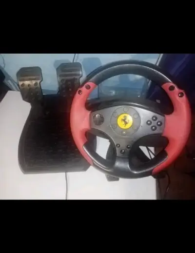 Volante con pedales para videojuegos - miniatura 3