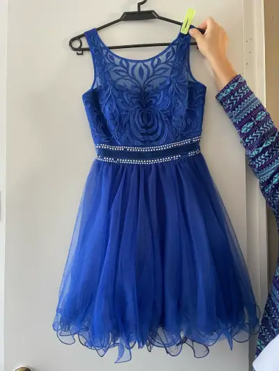 Vestido de fiesta azul brillante - miniatura 1
