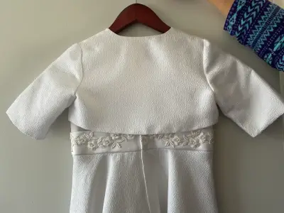 Vestido blanco de casamiento para niña - miniatura 4