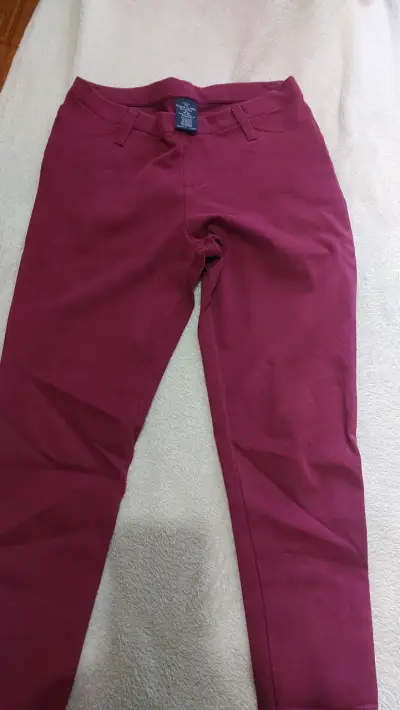 Pantalones burdeos mujer - miniatura 1
