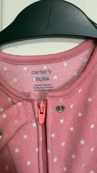 Pijama rosa de puntos para niña - miniatura 2