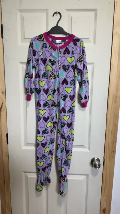 Pijama entero de corazones niños - miniatura 1