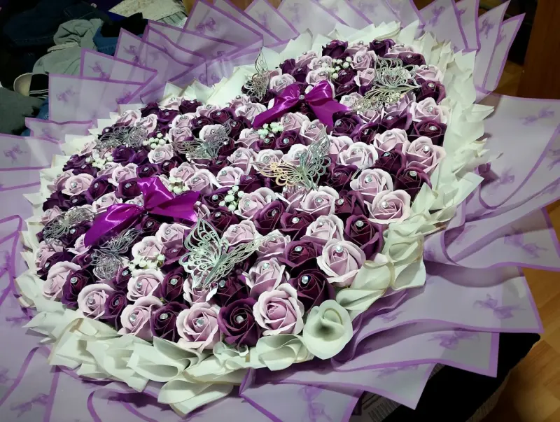 Arreglo floral en forma de corazón - 1