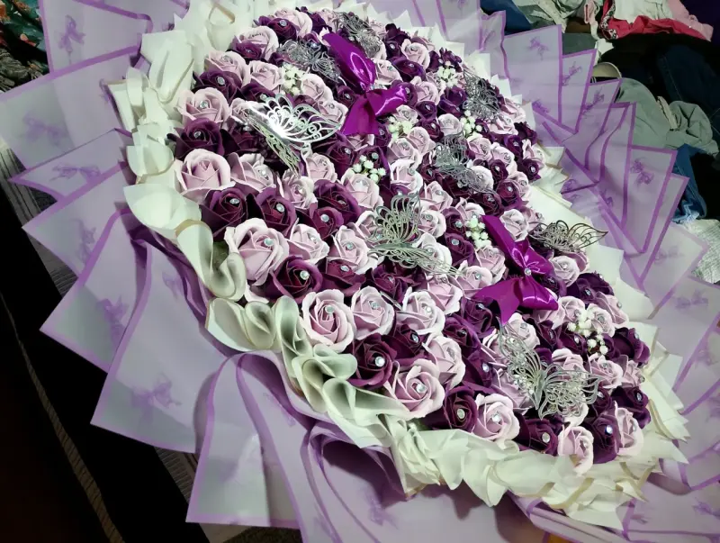 Arreglo floral en forma de corazón - 2