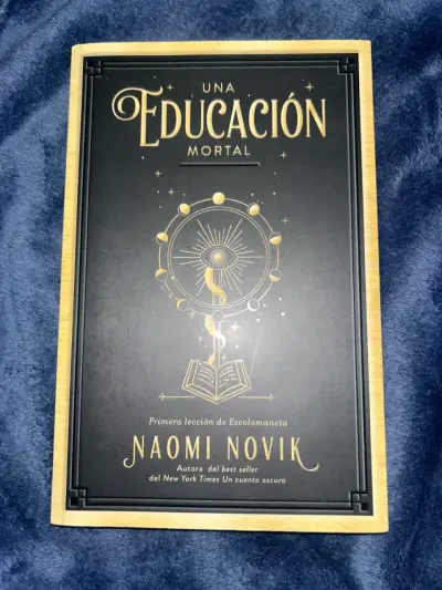 Libro Una Educación Mortal - miniatura 1