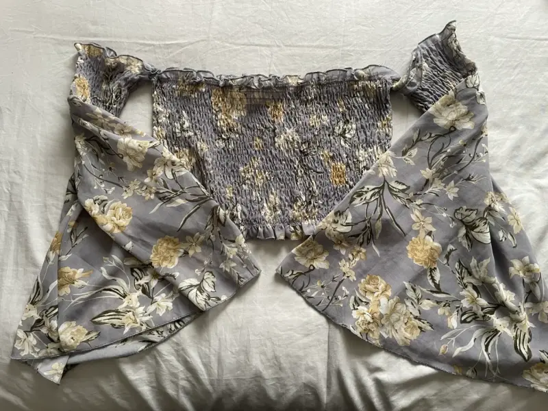 Top SHEIN manga larga floral