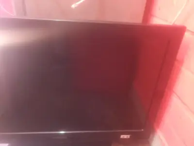 Televisor Samsung de pantalla plana - miniatura 3