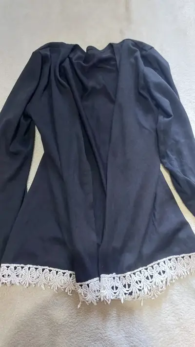 Cardigan negro con encaje - miniatura 1