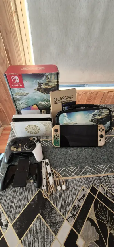 Nintendo Switch OLED edición especial Zelda TOTK - miniatura 1