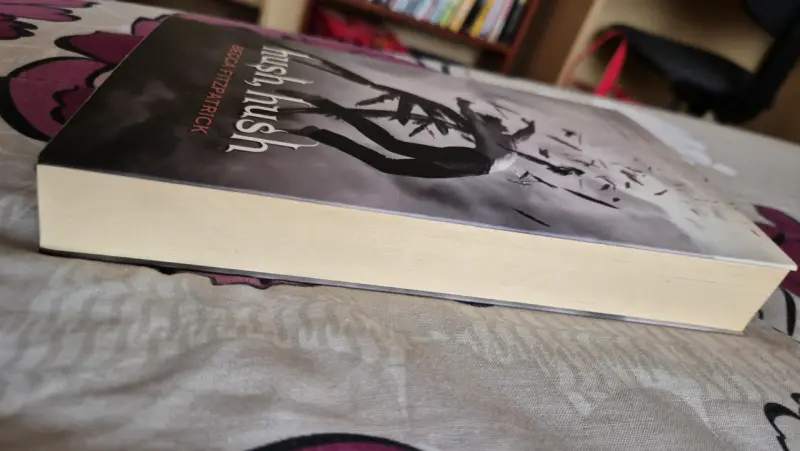 Libro 'Hush, Hush' de Becca Fitzpatrick - 2