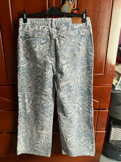 Pantalones estampados azul y blanco - miniatura 2