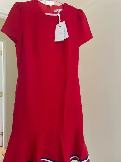 Vestido rojo elegante - miniatura 2