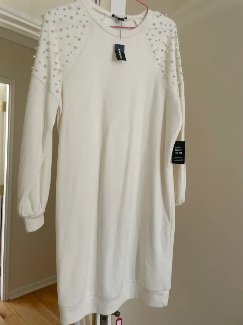 Vestido blanco con perlas - 1